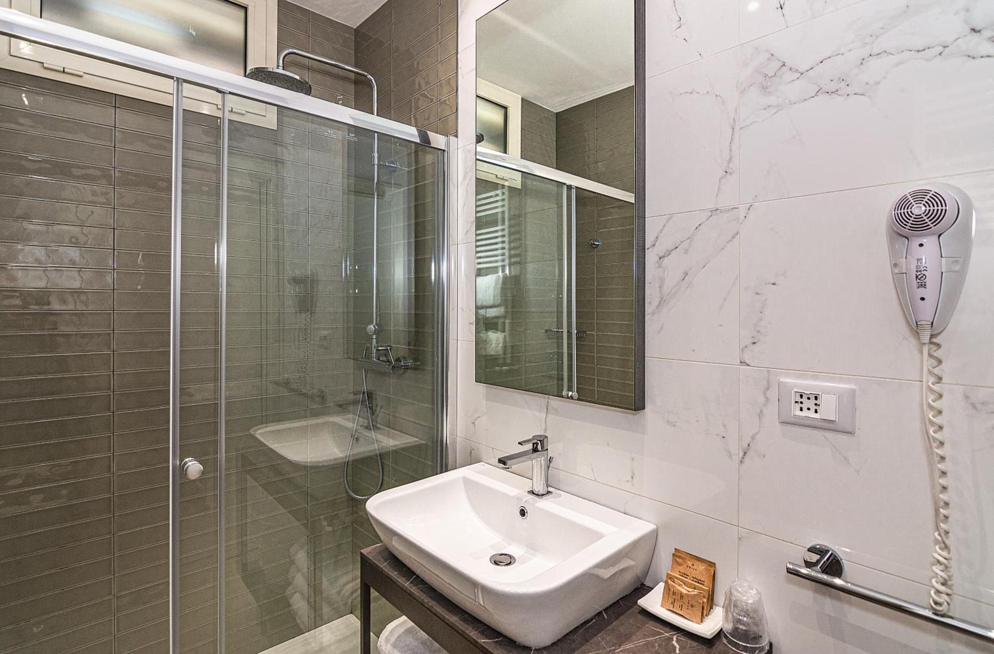 Joseph Hotel 3*